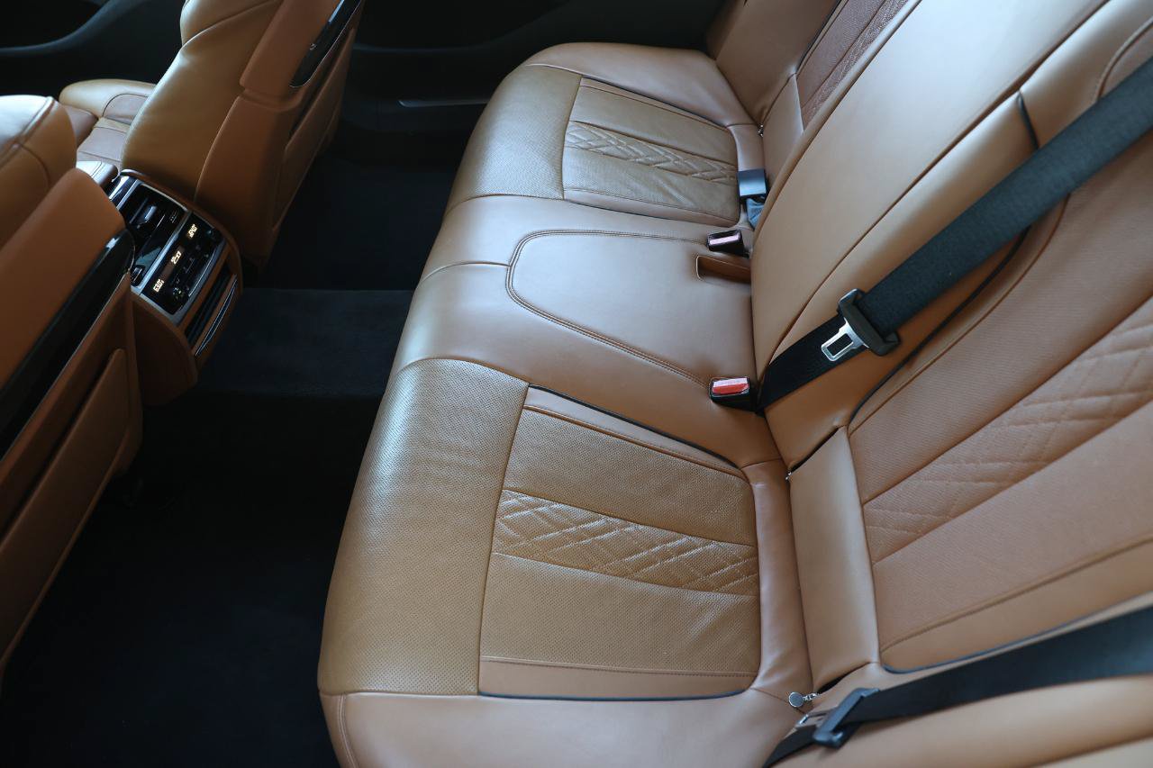 Used 2016 BMW 750i xDrive AWD/4WD image 12