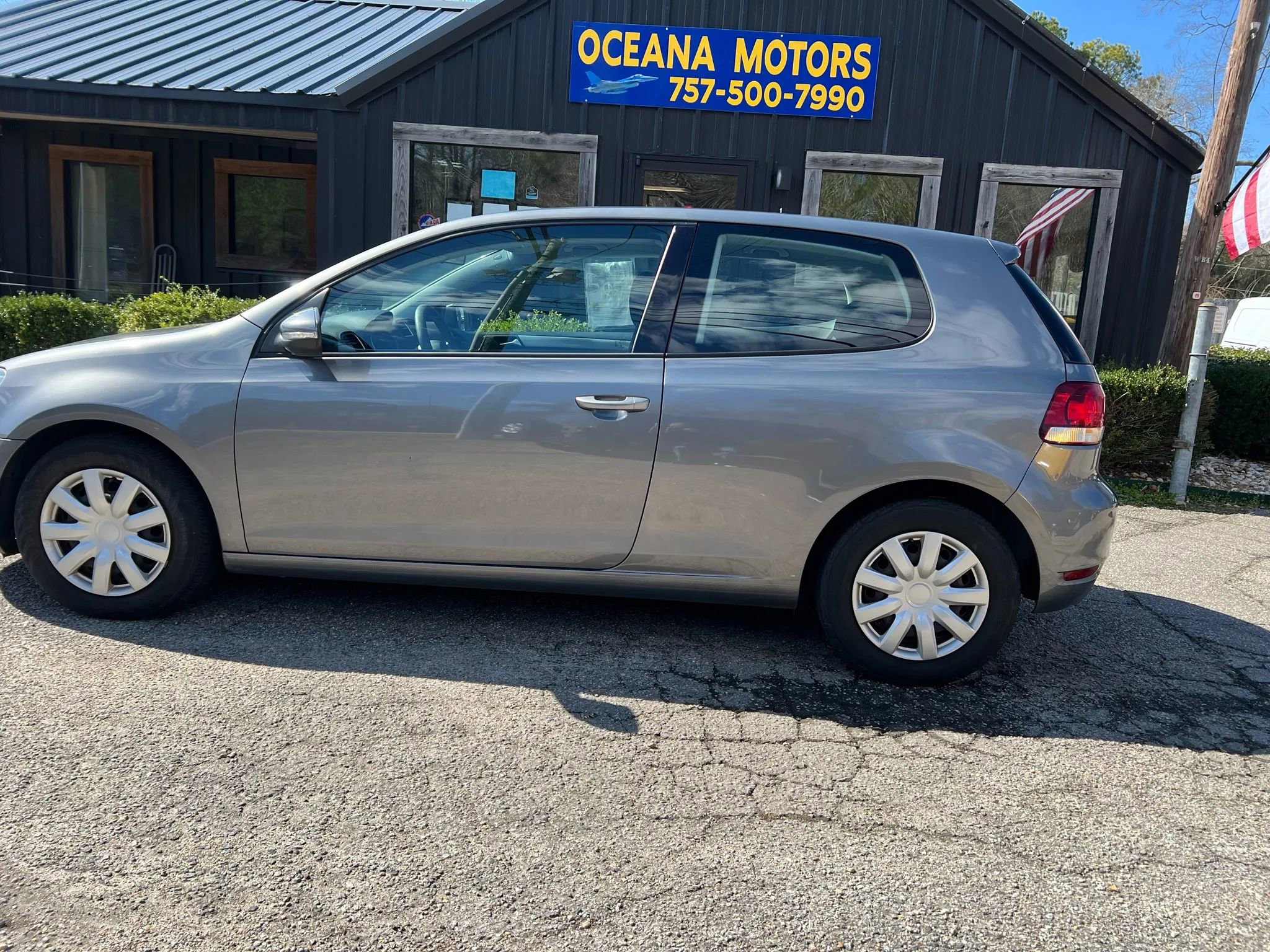 Used 2013 Volkswagen Golf 2-Door image 7