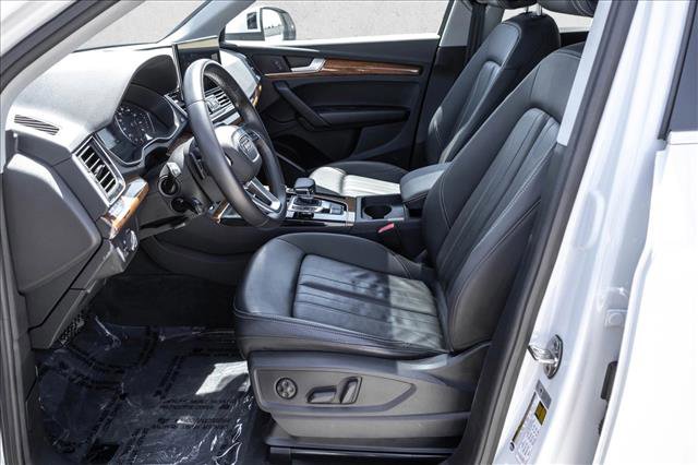 Used 2023 Audi Q5 2.0T Premium w/ Convenience Package AWD/4WD image 12