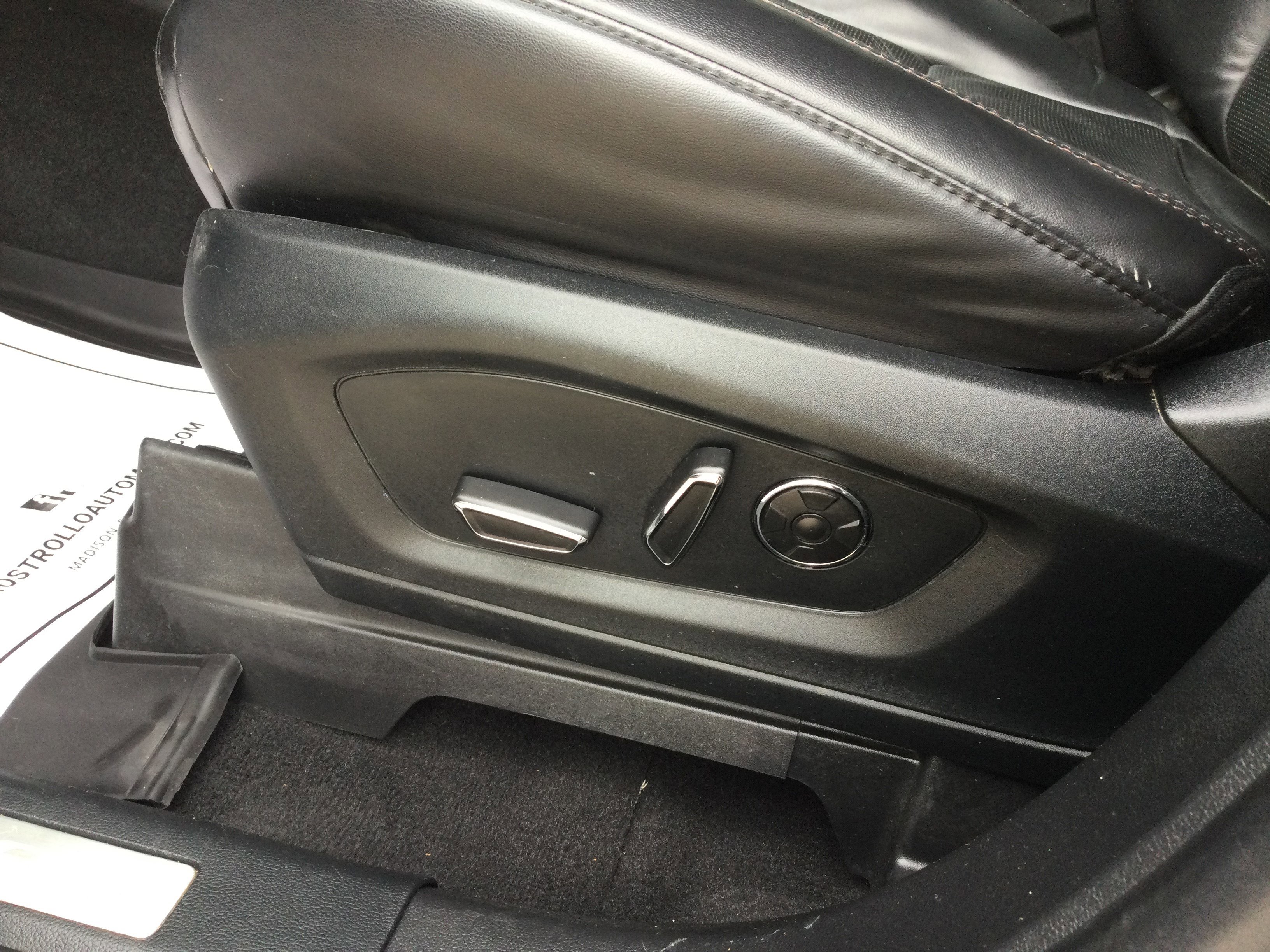 Used 2020 Ford Explorer Platinum image 11