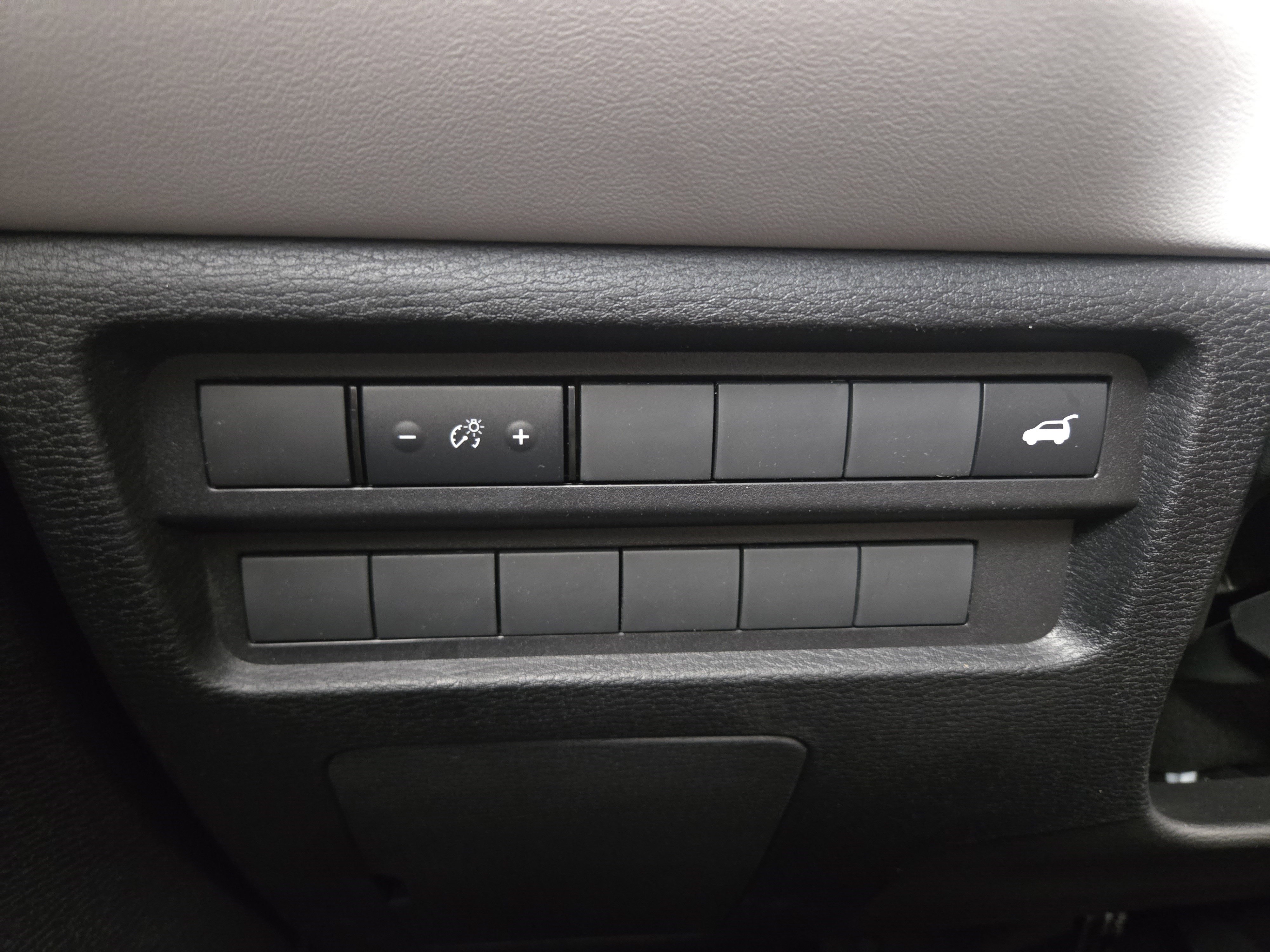 New 2025 Mitsubishi Outlander SE image 30