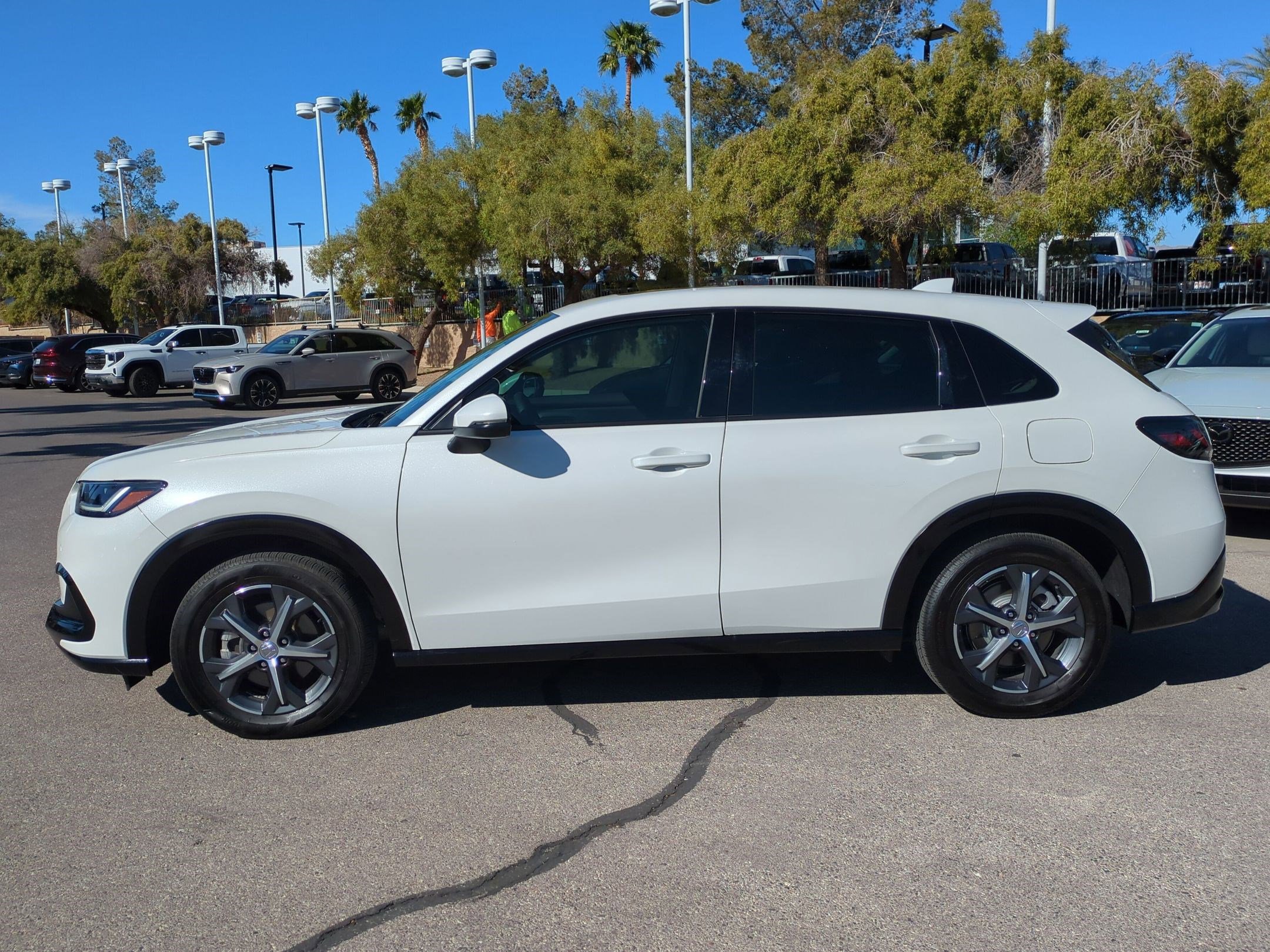 Used 2025 Honda HR-V EX-L image 2