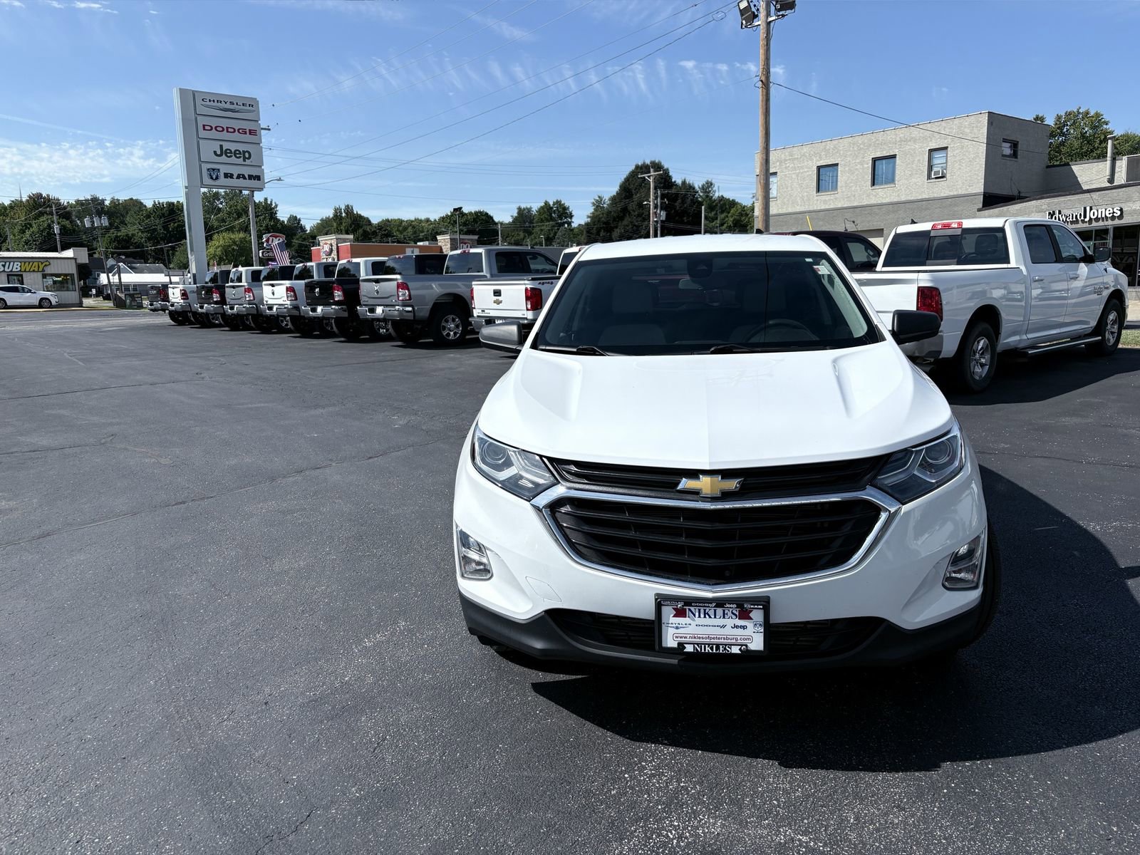Used 2020 Chevrolet Equinox LS w/ LS Convenience Package image 3