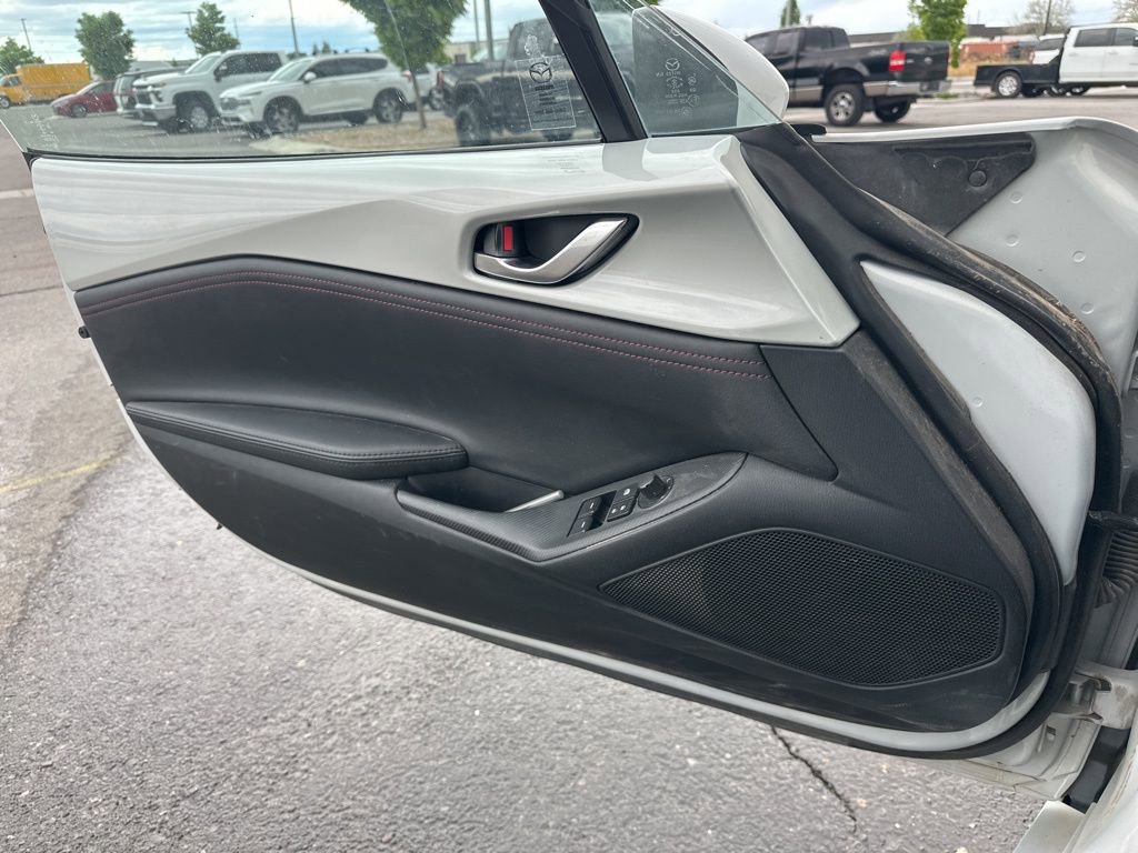 Used 2017 MAZDA MX-5 Miata RF Grand Touring image 16