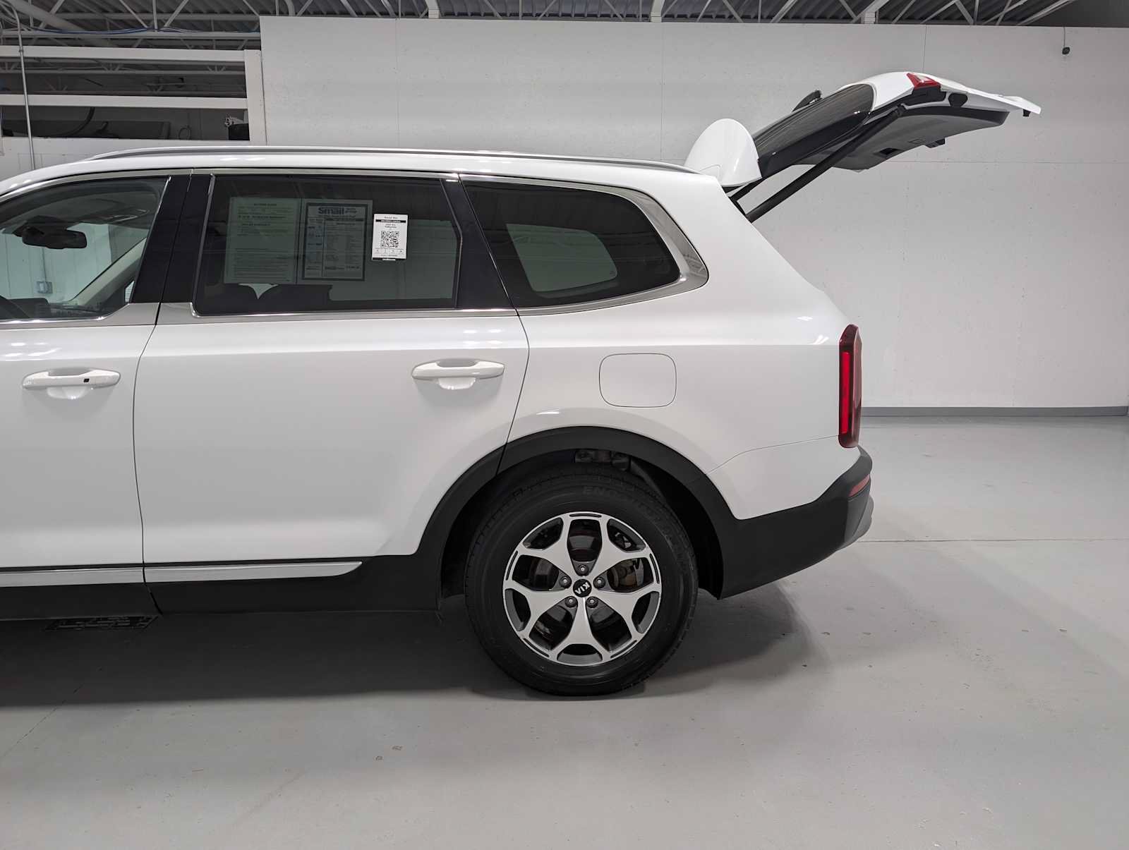 Used 2020 Kia Telluride EX w/ Towing Package AWD/4WD image 11