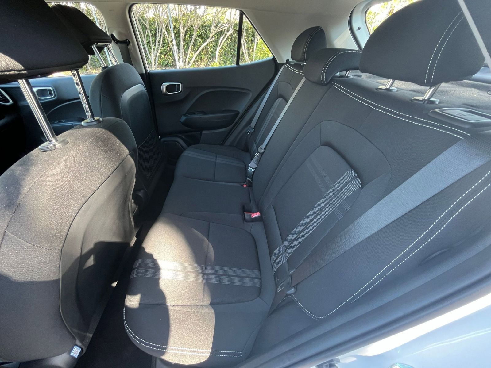 Used 2025 Hyundai Venue SEL image 24