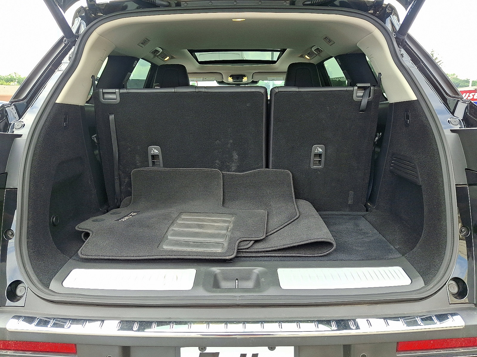 Certified 2022 INFINITI QX60 Luxe w/ Cargo Package image 28