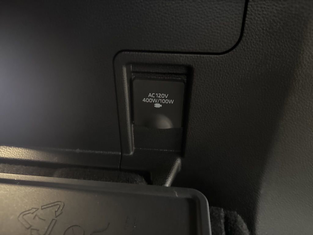 Used 2025 Toyota Sequoia Platinum image 27