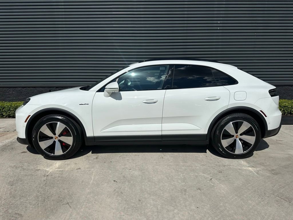 Used 2026 Porsche Macan 4S Electric image 2