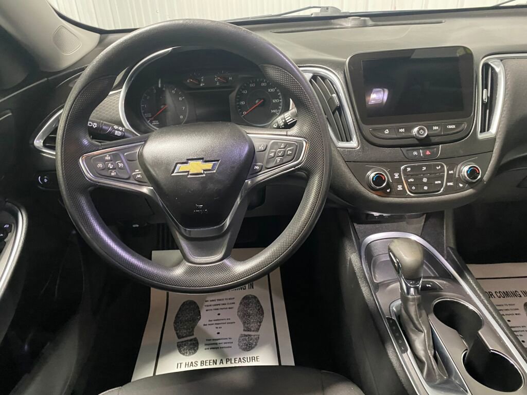 Used 2021 Chevrolet Malibu LT image 4