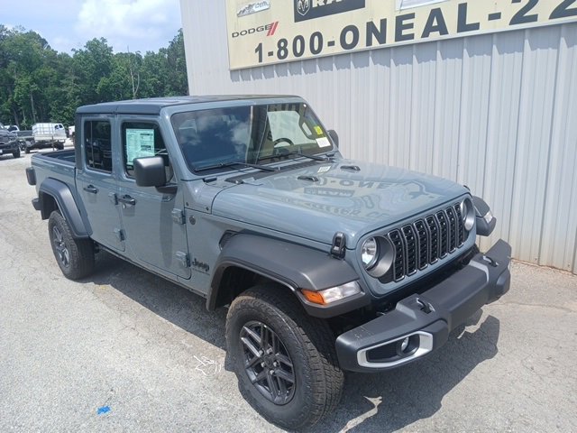 New 2025 Jeep Gladiator Sport image 1