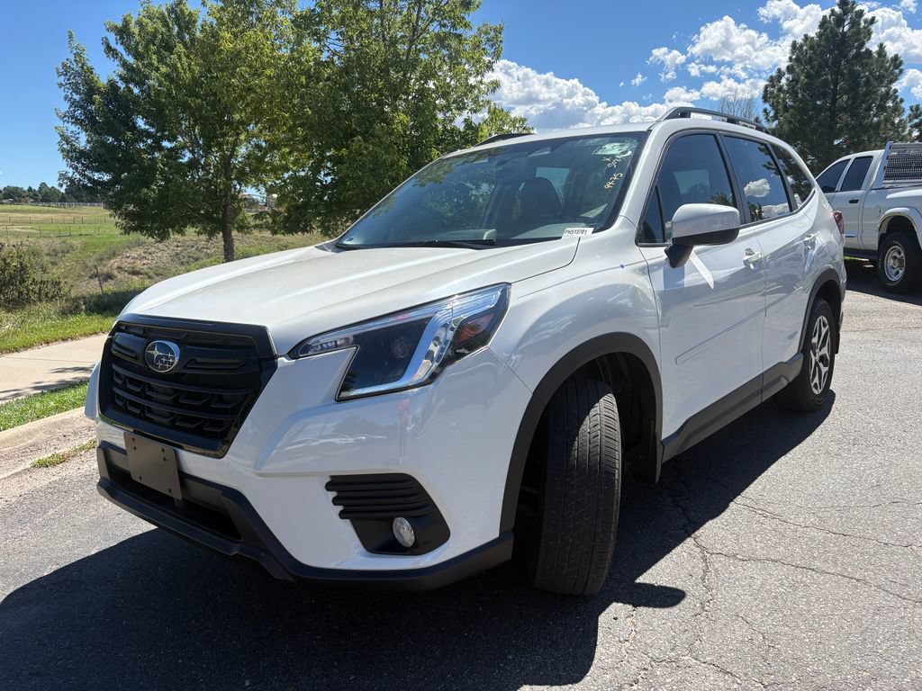 Used 2023 Subaru Forester Premium w/ Popular Package #2 AWD/4WD image 2