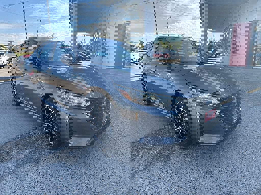 New 2025 Nissan Sentra SR image 2