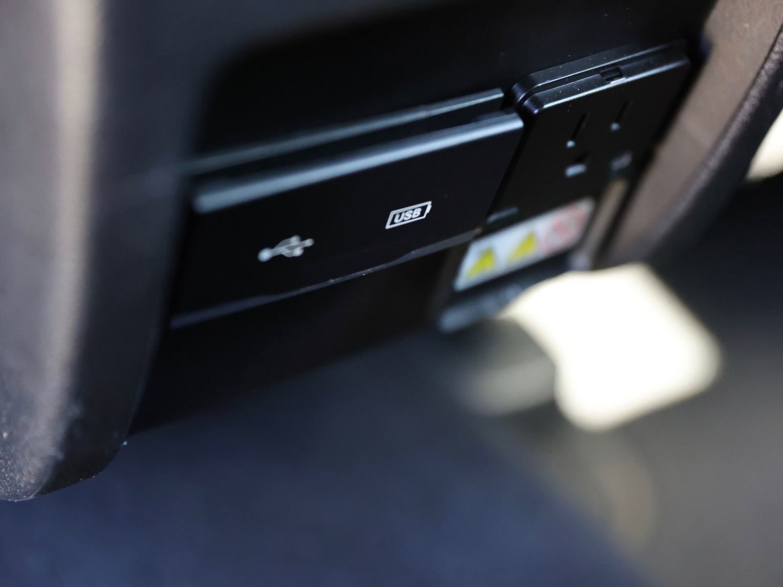 Used 2019 Jeep Cherokee Limited image 25