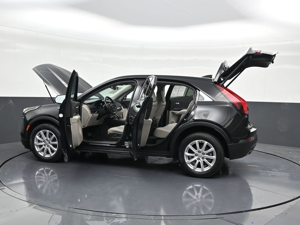 Used 2022 Cadillac XT4 Luxury w/ Driver Awareness Package image 32