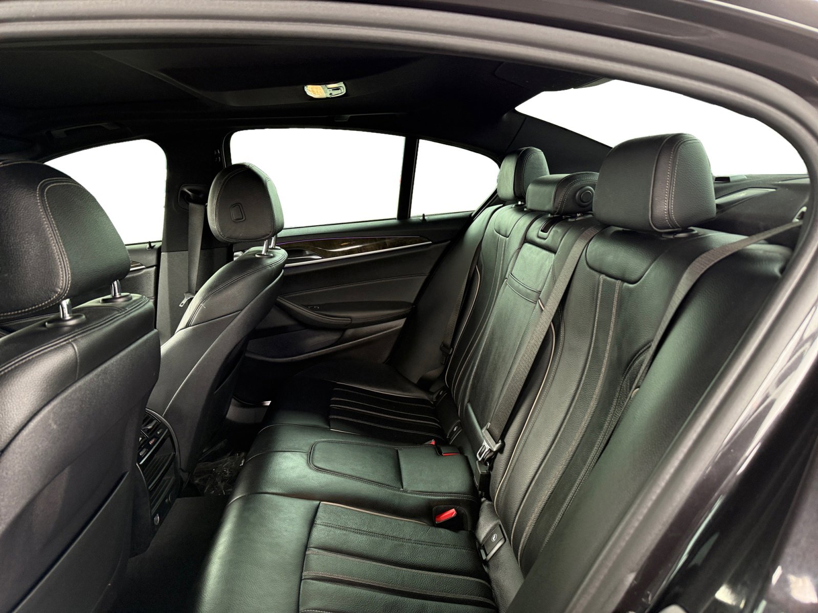 Used 2019 BMW 540i w/ M Sport Package image 12