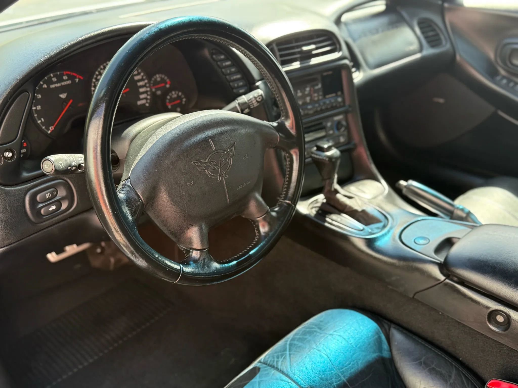 Used 1998 Chevrolet Corvette Convertible w/ Memory Pkg image 10