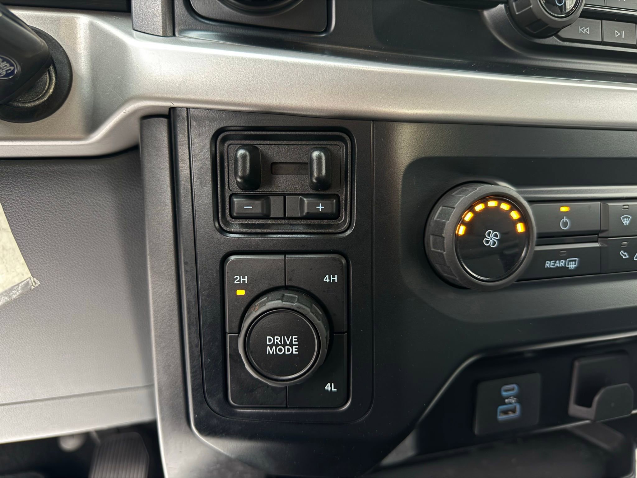 Used 2022 Ford F150 XLT w/ Trailer Tow Package image 42