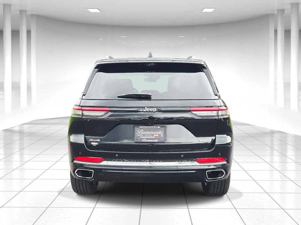Used 2023 Jeep Grand Cherokee Overland w/ Luxury Tech Group IV AWD/4WD image 4