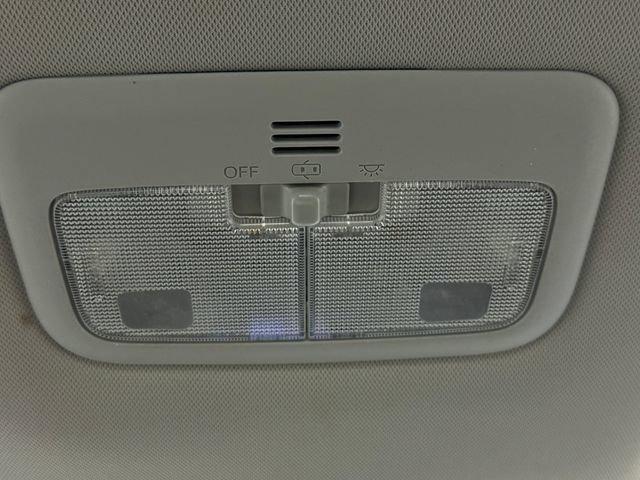 Used 2018 Toyota Corolla LE FWD image 22