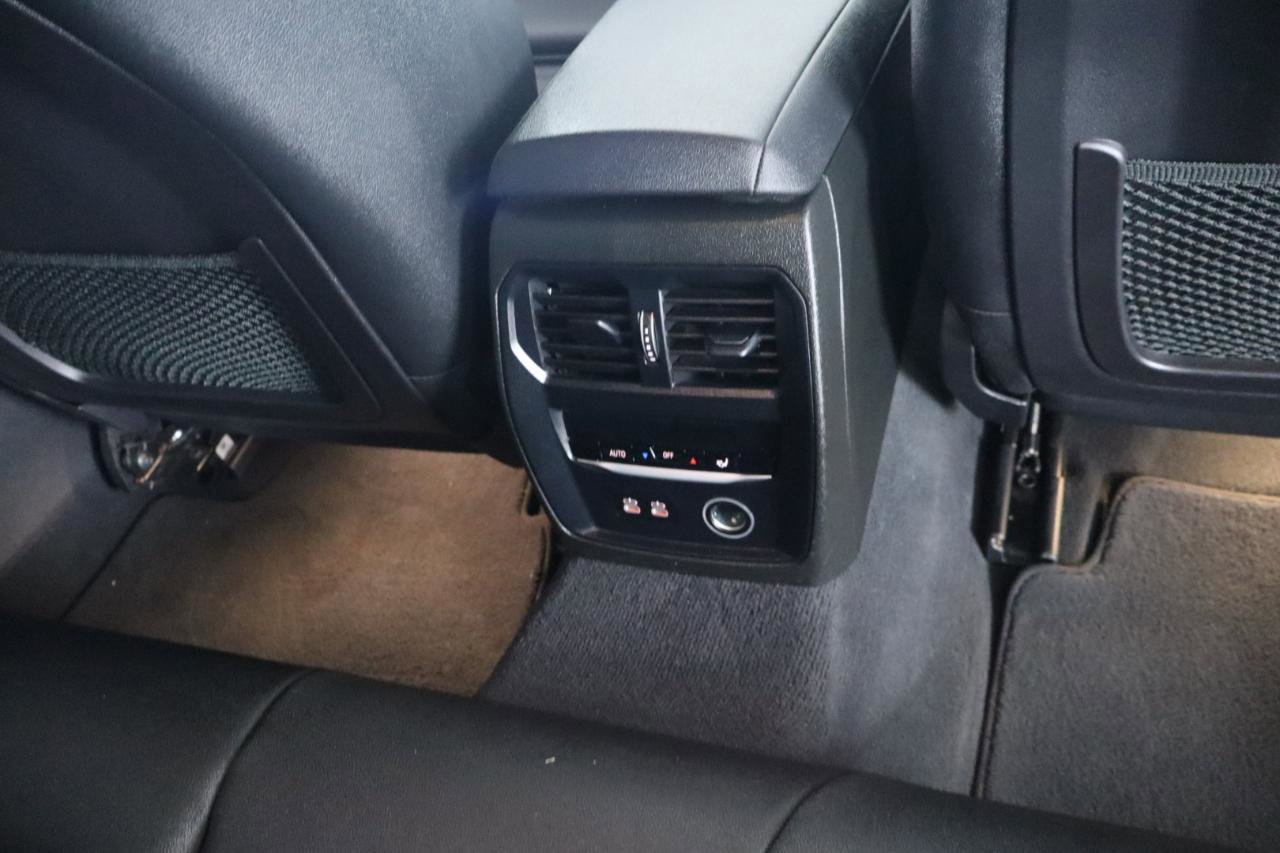 Used 2020 BMW 330i Sedan w/ M Sport Package image 37