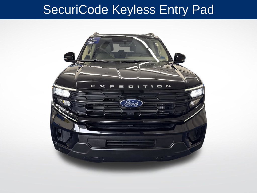 Certified 2025 Ford Expedition Active AWD/4WD image 9