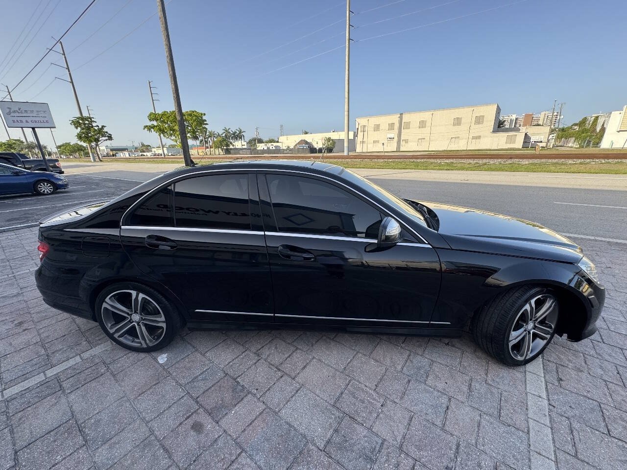 Used 2009 Mercedes-Benz C 300 Sedan image 6