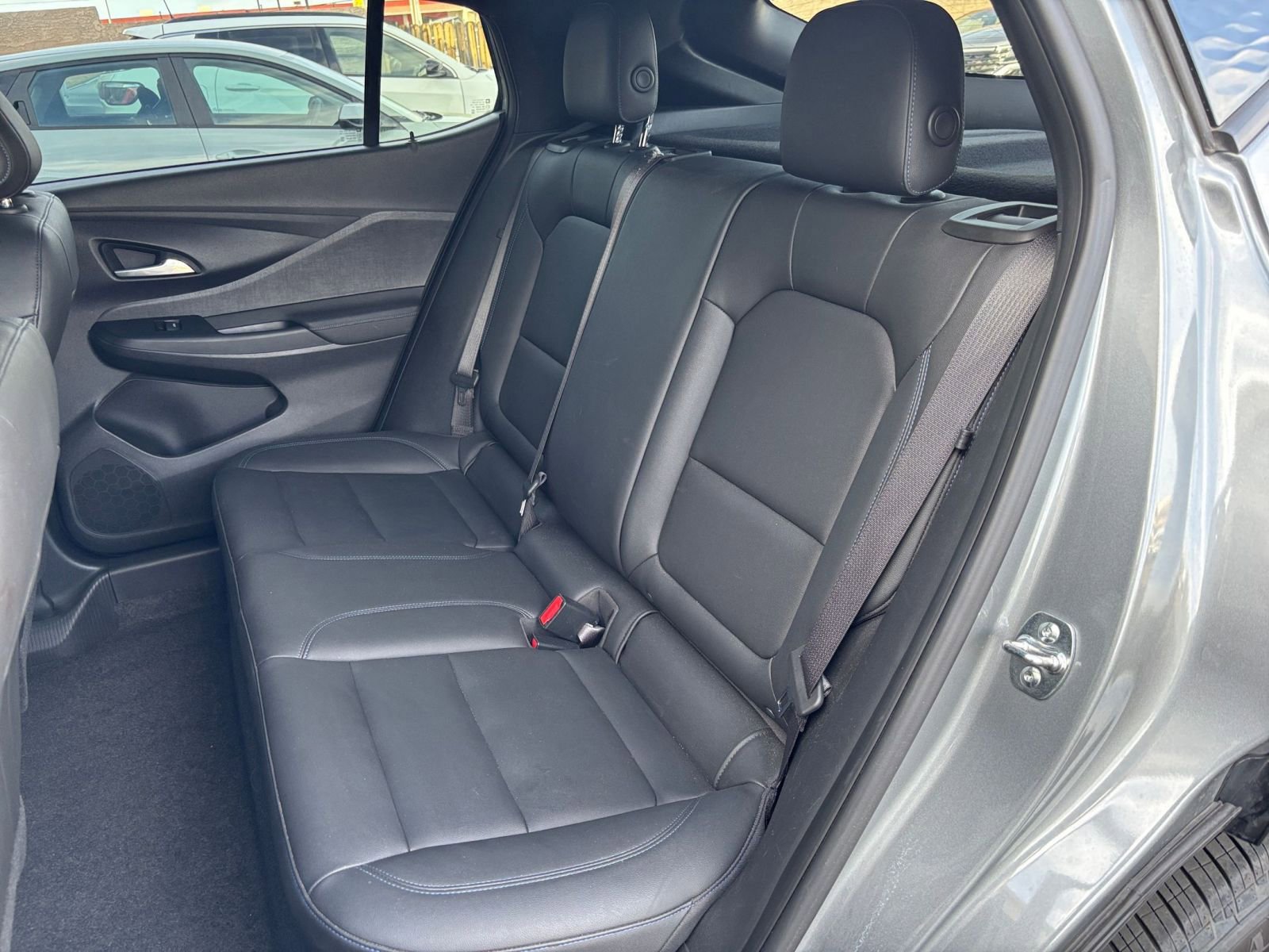 Used 2025 Buick Envista Sport Touring image 37