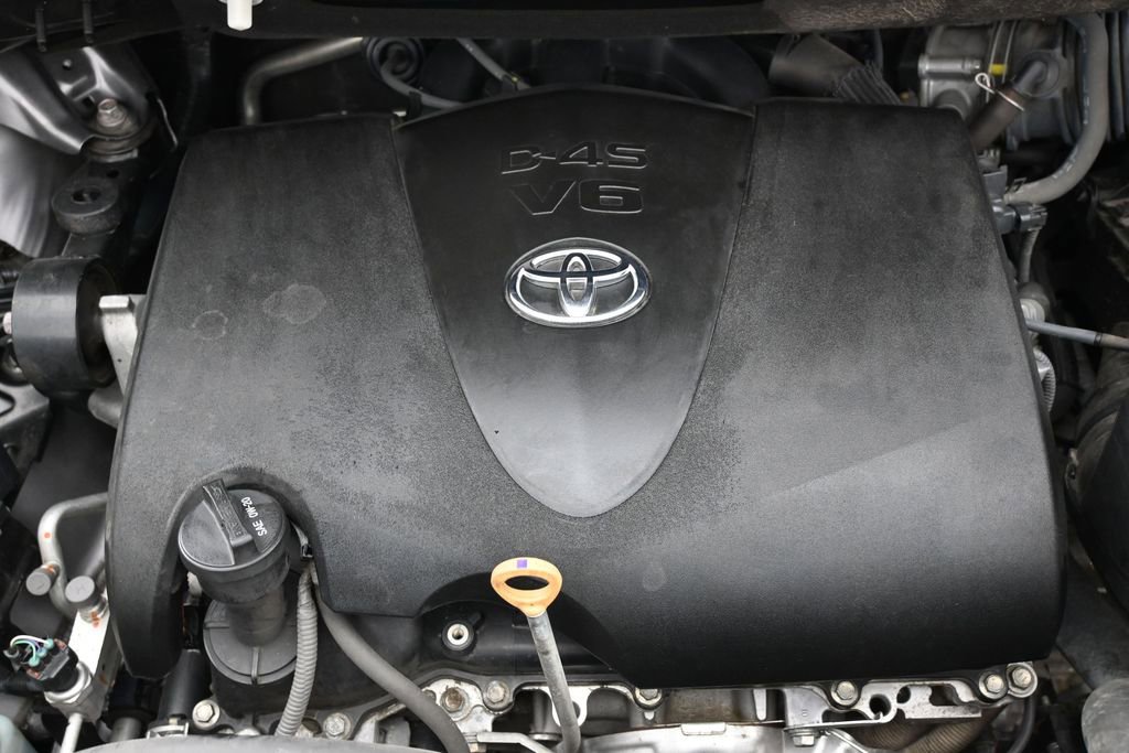 Used 2018 Toyota Sienna SE FWD image 41