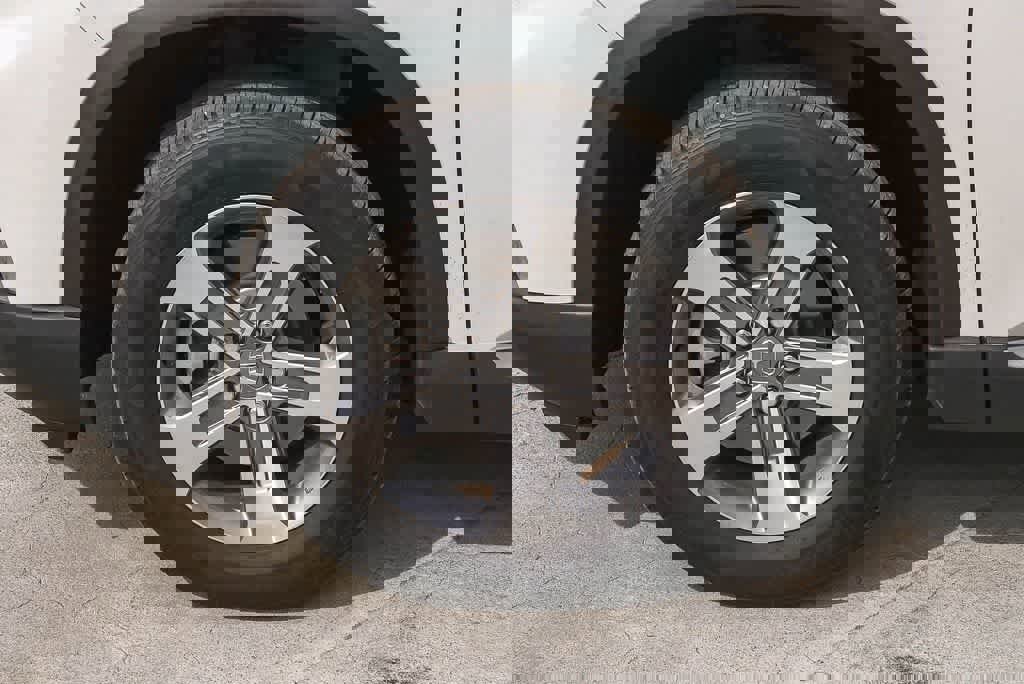 Used 2025 Honda Pilot EX-L image 5