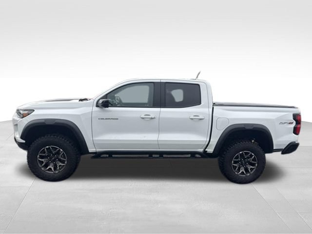 Used 2024 Chevrolet Colorado ZR2 w/ ZR2 Convenience Package III AWD/4WD image 4
