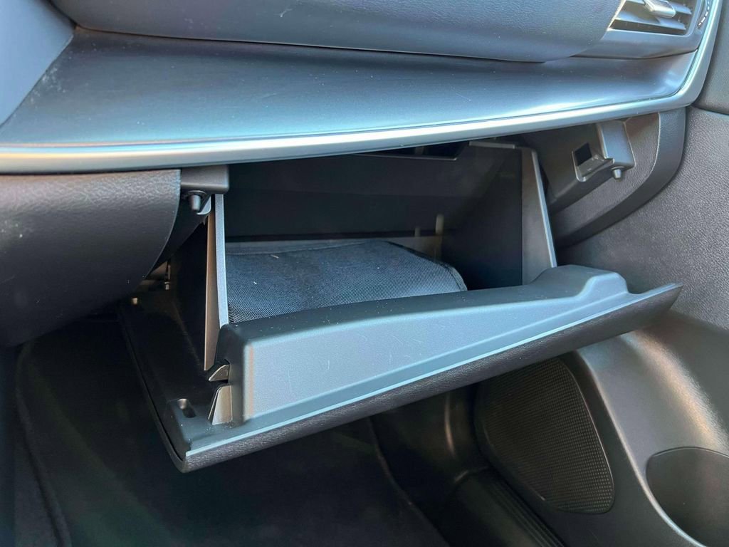 Certified 2024 Nissan Rogue SV image 34