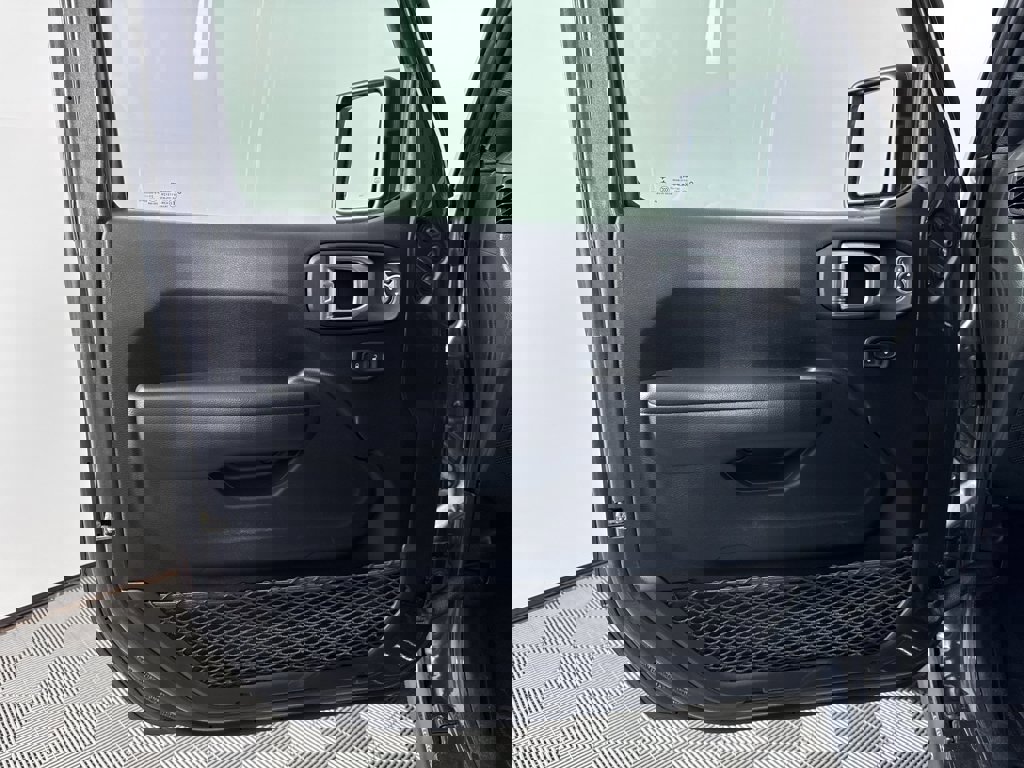 Used 2021 Jeep Gladiator Rubicon image 24