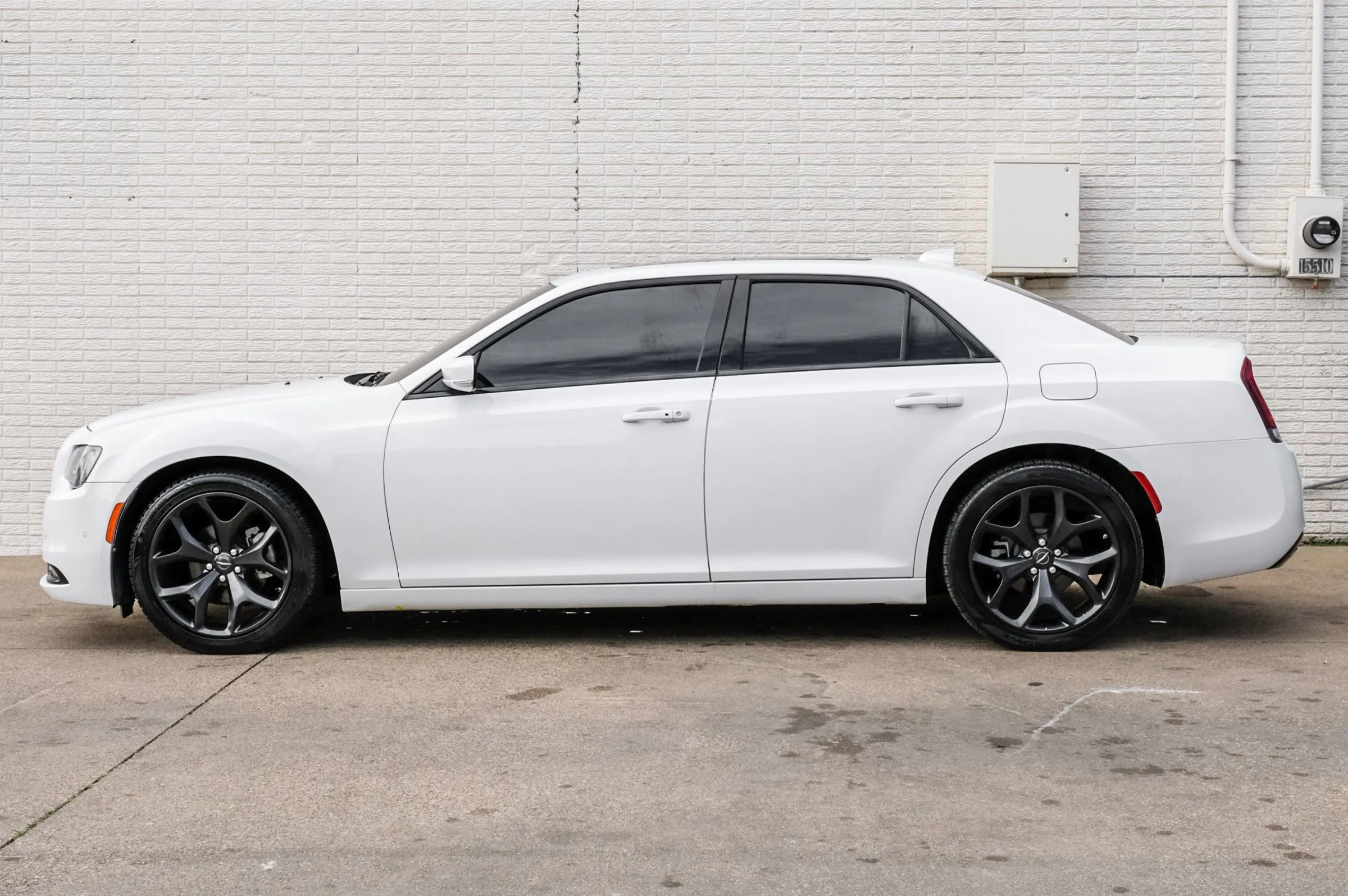 Used 2022 Chrysler 300 S RWD image 8