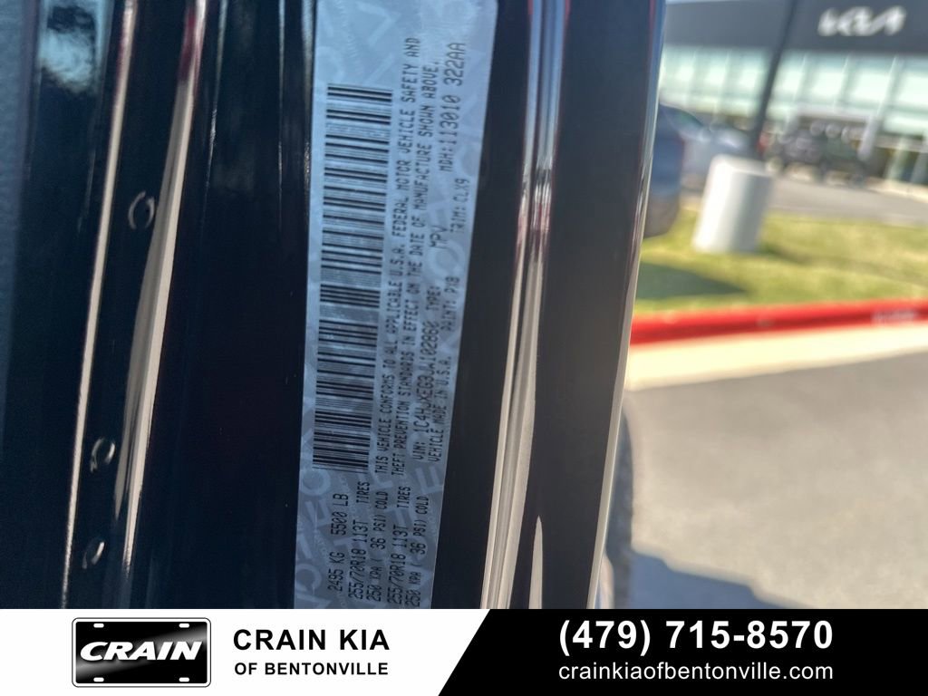 Used 2018 Jeep Wrangler Unlimited Sahara AWD/4WD image 18