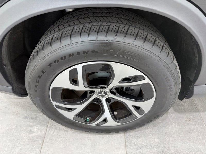 New 2025 Mercedes-Benz GLC 350e 4MATIC image 3