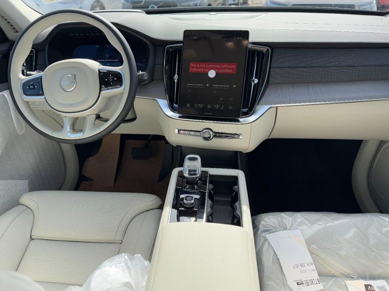 New 2026 Volvo XC90 T8 Ultra w/ Protection Package Premier AWD/4WD image 6