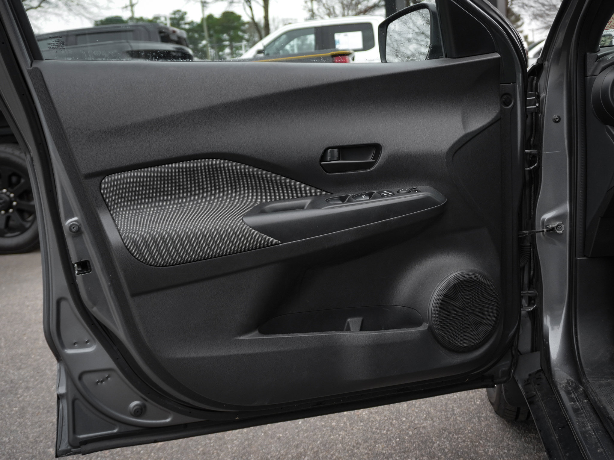 Used 2019 Nissan Kicks S image 14