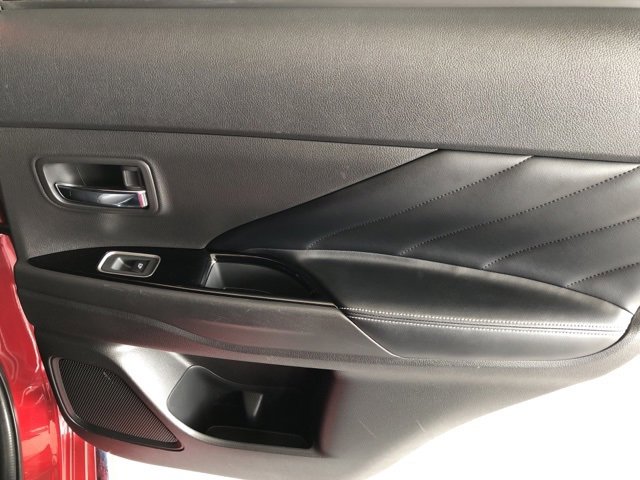 Used 2020 Mitsubishi Outlander SEL image 51