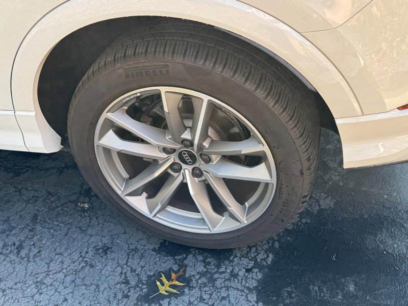 Used 2025 Audi Q3 2.0T Premium w/ Convenience Package image 5