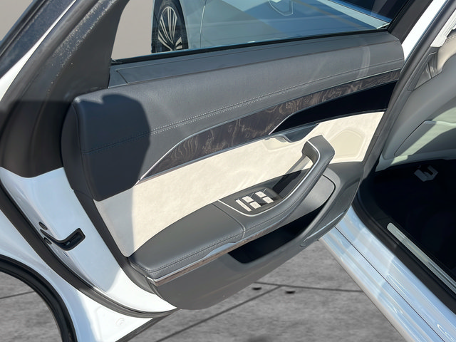 Used 2023 Audi A8 L 3.0T AWD/4WD image 17