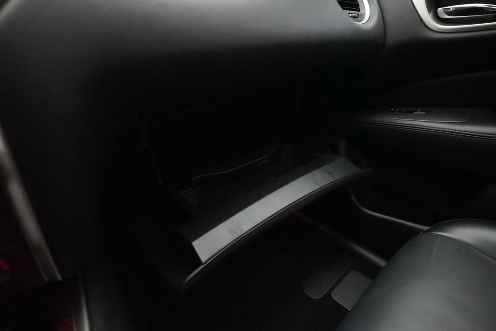 Used 2018 Nissan Pathfinder Platinum AWD/4WD image 32