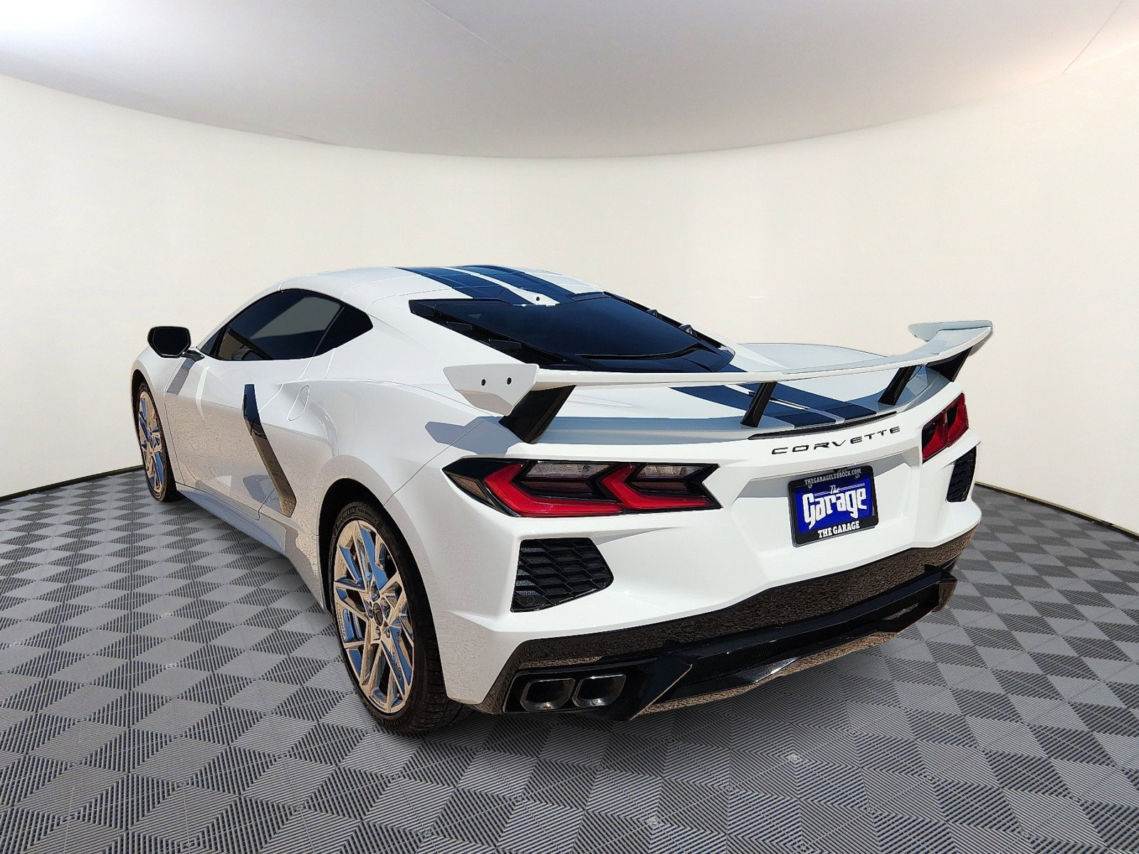Used 2024 Chevrolet Corvette Stingray Preferred Cpe w/ Z51 Performance Package image 3