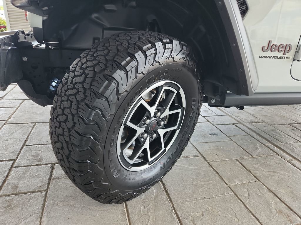 Used 2025 Jeep Wrangler Unlimited Rubicon AWD/4WD image 31