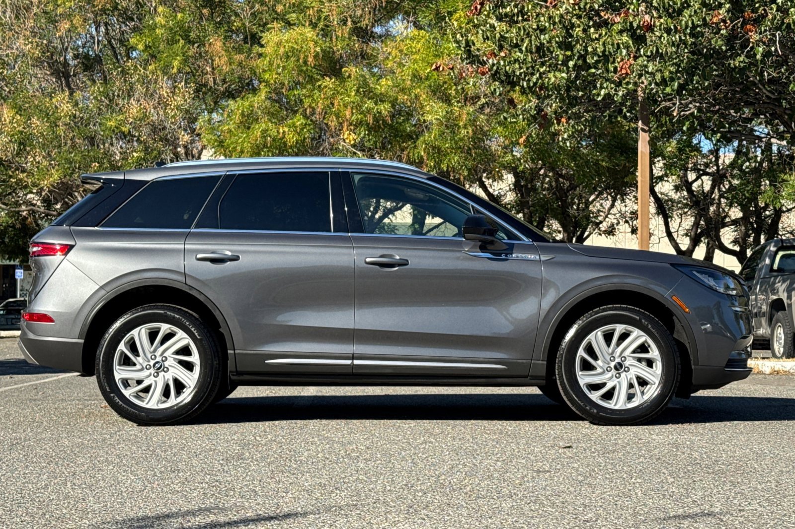 Certified 2022 Lincoln Corsair FWD image 3