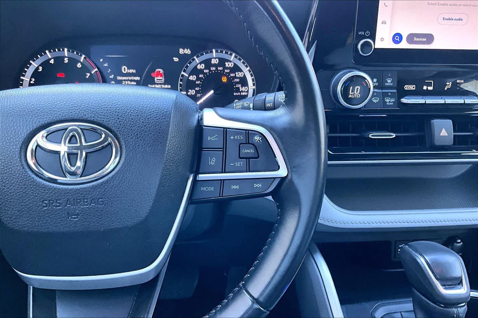 Used 2023 Toyota Highlander LE FWD image 25