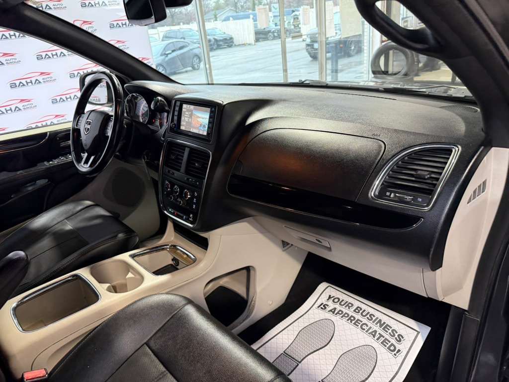 Used 2019 Dodge Grand Caravan SXT FWD image 46