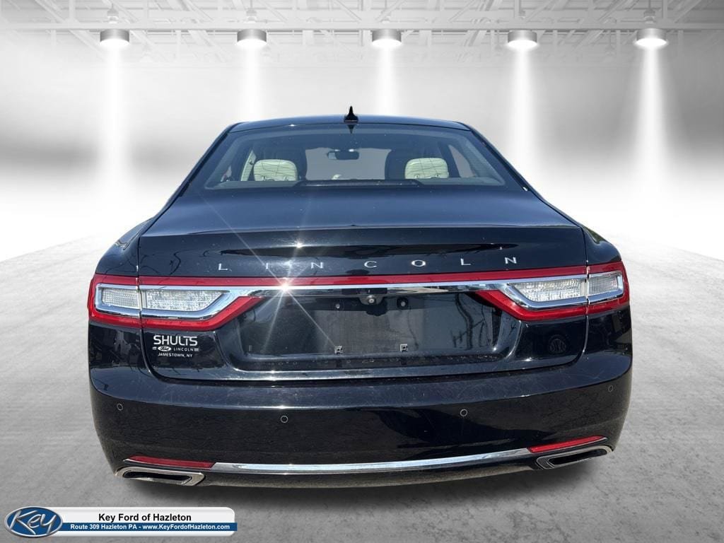 Used 2018 Lincoln Continental Premiere AWD/4WD image 10