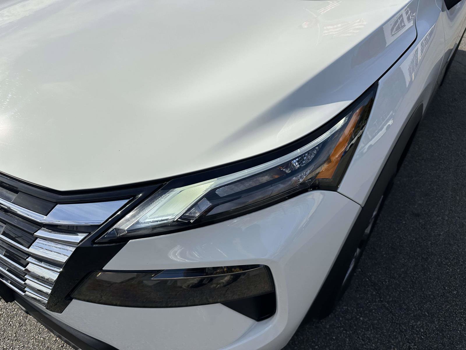 Used 2025 Nissan Rogue S image 8