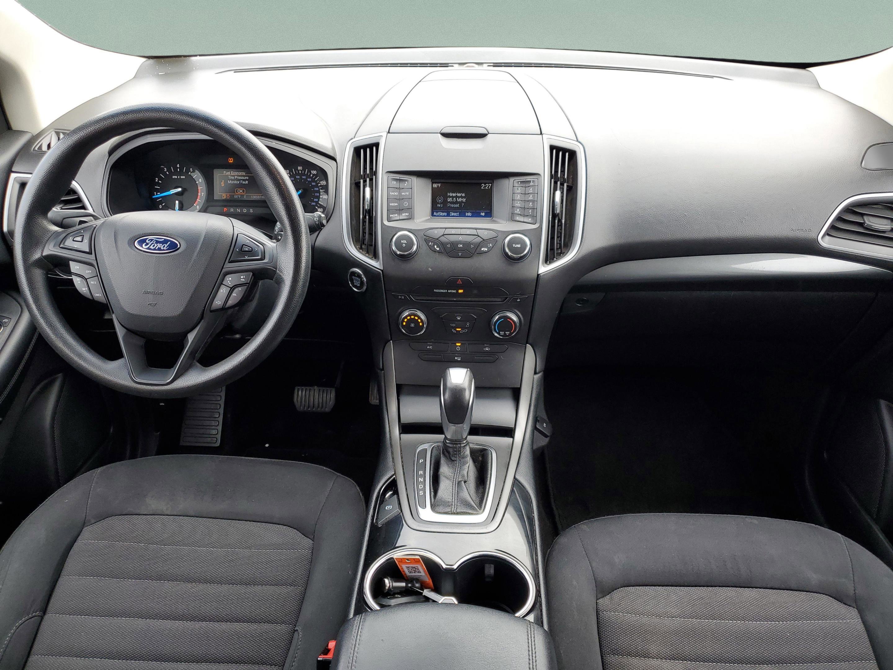 Used 2017 Ford Edge SE image 9